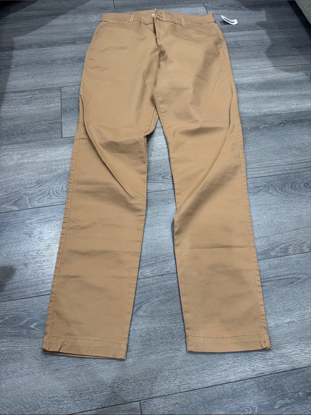Old Navy women’s 10 Tall Straight Chino khaki Pants in Tan